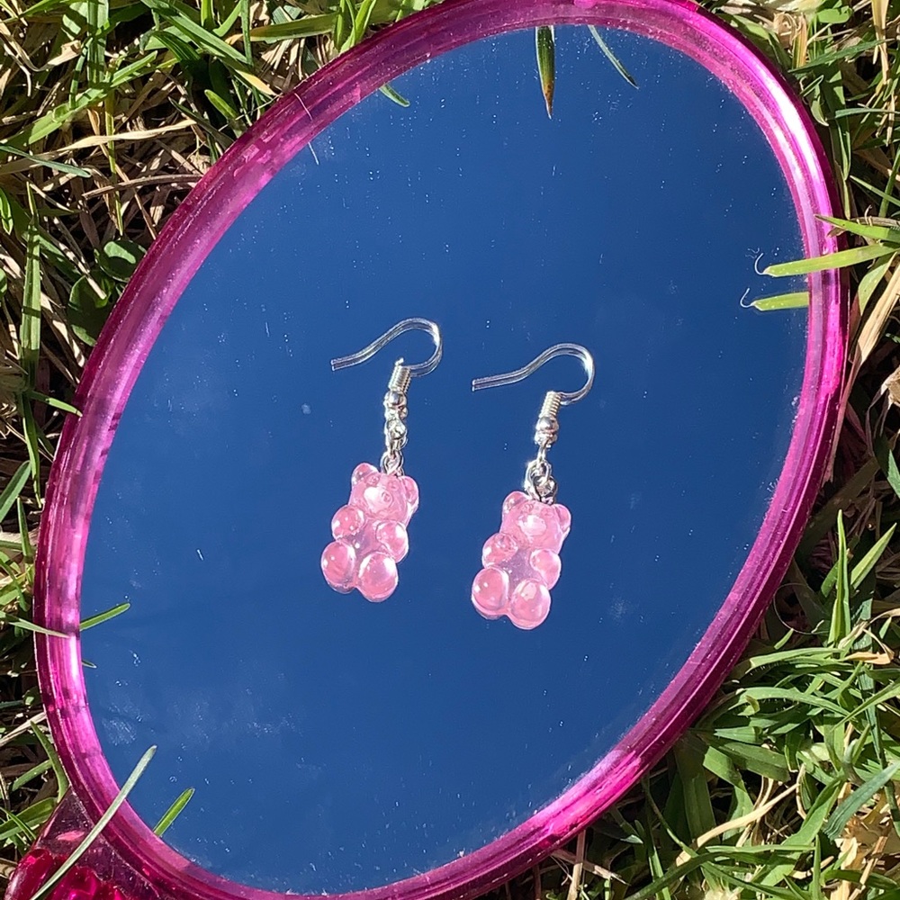 Pink gummy bear earrings!!💗💗
